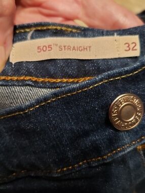 Women's LEVI'S 505 Straight, Zip, 14M, W32 L32, Excellent Used Condition. D. Blu